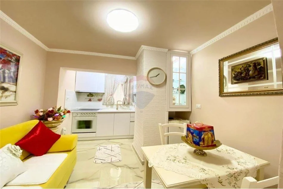 Tirane, jepet me qera apartament 1+1 Kati 6, 42 m² 450 € (Grigor Heba)