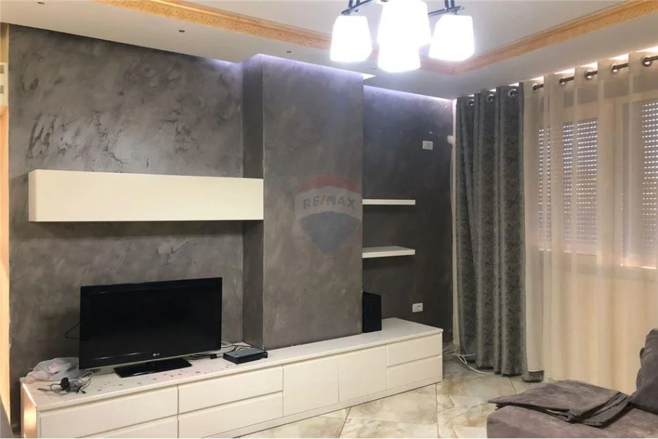 Tirane, jepet me qera apartament 2+1 , 120 m² 450 € (Rruga Teodor Keko)