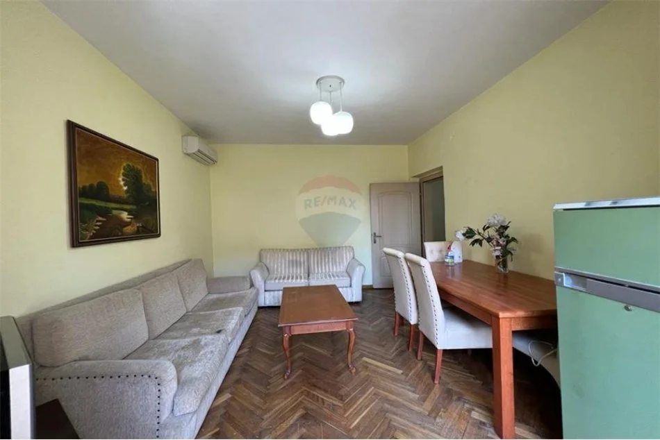 Tirane, jepet me qera apartament 2+1 Kati 3, 75 m² 400 € (21 dhjetori)