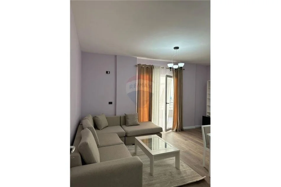 Tirane, jepet me qera apartament 1+1 , 75 m² 600 € (hamdi sina)
