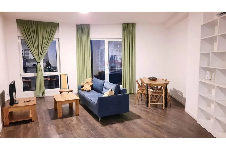 Tirane, jepet me qera apartament 3+1 Kati 3, 172 m² 1.000 € (Benjamin Kruta)