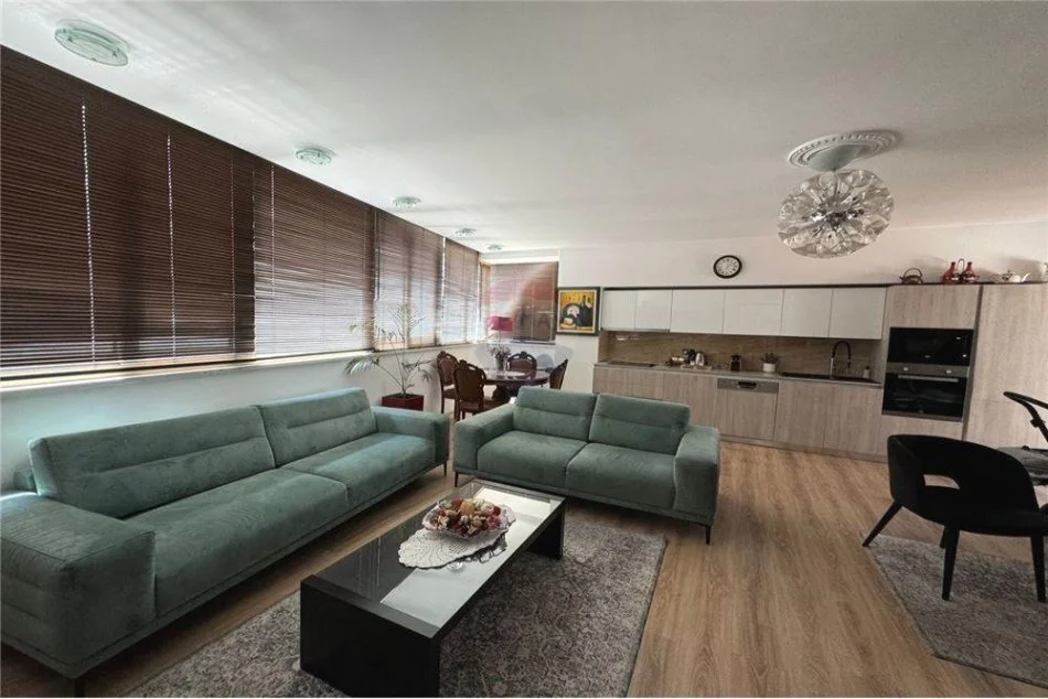 Tirane, jepet me qera apartament duplex Dublex , 130 m² 1.200 € (Komuna e Parisit)