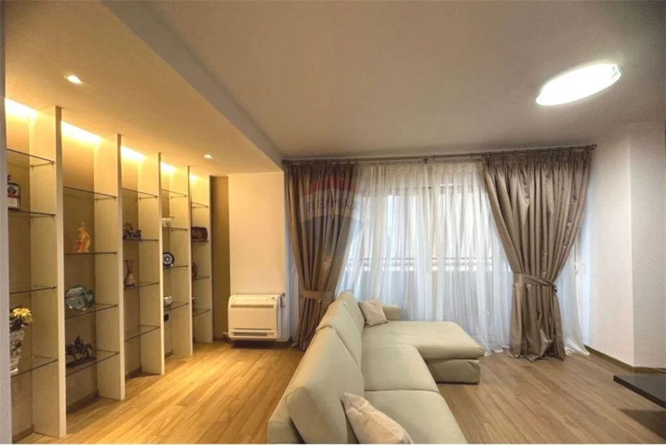 Tirane, jepet me qera apartament 1+1 Kati 10, 85 m² 700 € (Marko Bocari)