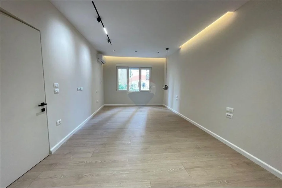 Tirane, shitet apartament 2+1 Kati 3, 103 m² 255.000 € (9 - kateshet - Qendër)