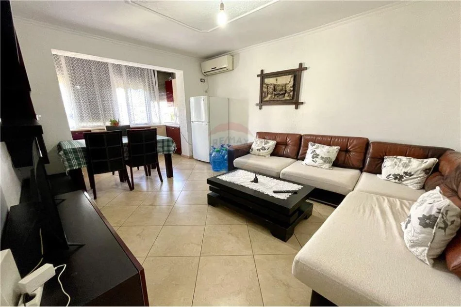 Tirane, shitet apartament 2+1 Kati 5, 59 m² 95.000 € (Pediatria - Rruga Kongresi i Manastirit)