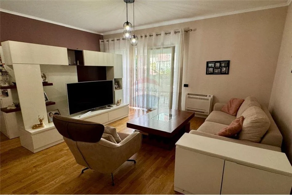 Tirane, shitet apartament 1+1+Aneks+Ballkon , 70 m² 140.000 € (Rruga Selita e Vjeter - Rruga Selita e Vjeter - Kopshti Botanik)
