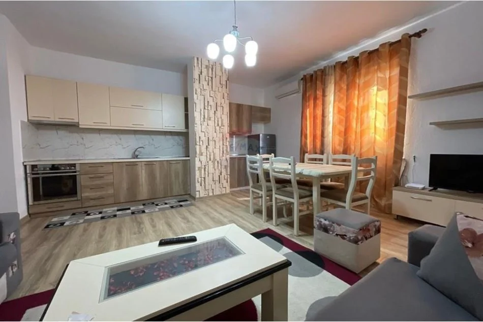 Tirane, jepet me qera apartament 2+1 Kati 7, 113 m² 700 € (Rruga Muhamet Gjollesha - Zogu i Zi)