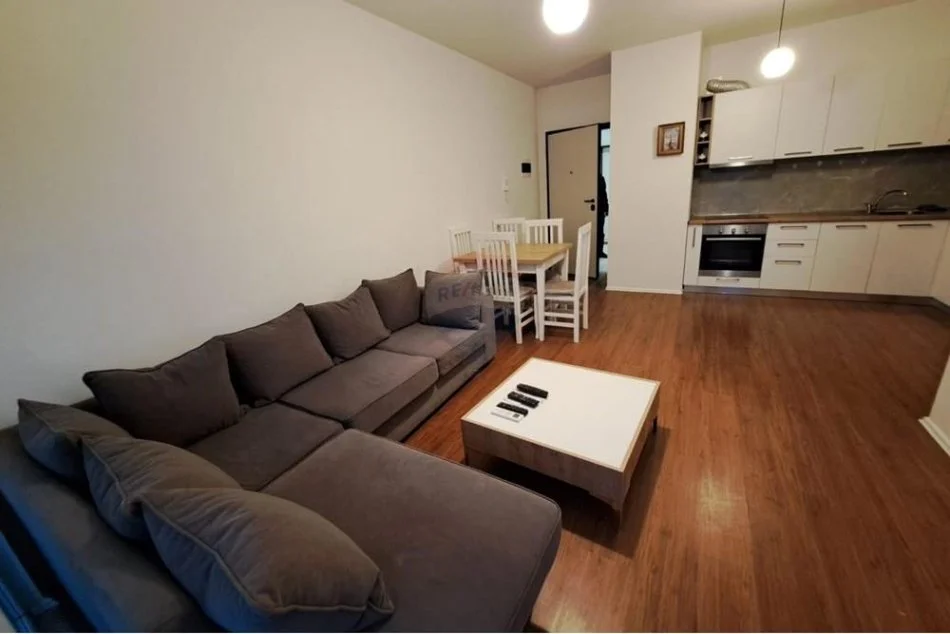 Tirane, jepet me qera apartament 2+1 , 94 m² 700 € (Don Bosko,)