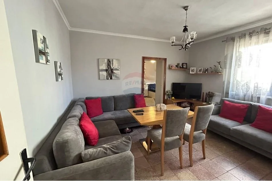 Tirane, shitet apartament 2+1 Kati 4, 92 m² 169.000 € (Rruga e Kavajës)