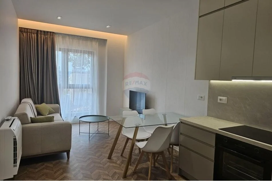Tirane, jepet me qera apartament 1+1 Kati 3, 66 m² 900 € (Rruga e Kavajës)