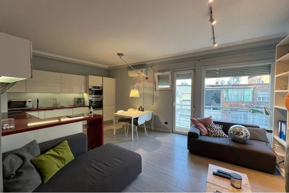 Tirane, shes apartament 1+1 Kati 4, 75 m² 158.000 € (Shkolla e Baletit - Tregu Elektrik, Shqipëri)