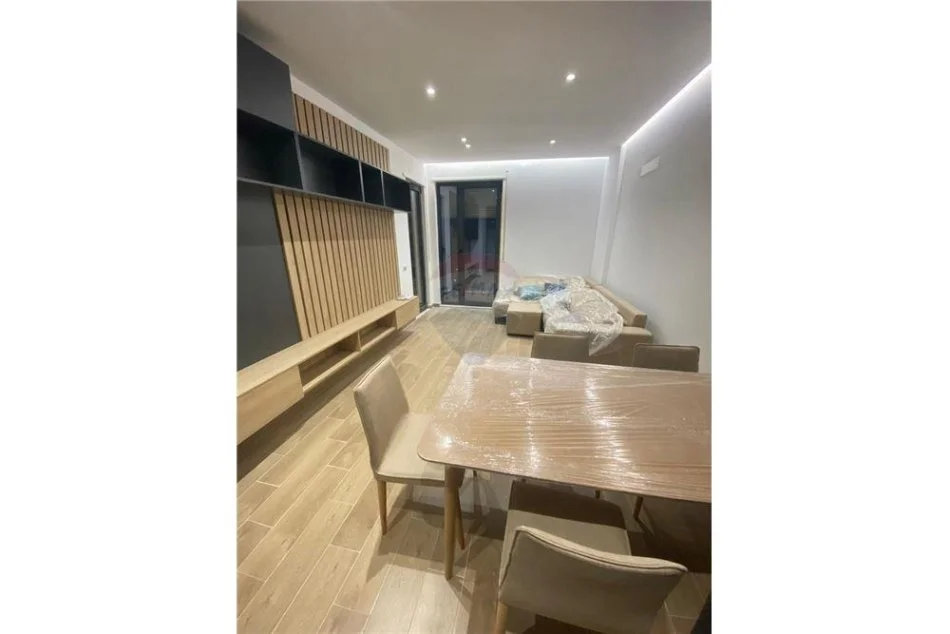 Tirane, shitet apartament 1+1+Ballkon Kati 3, 59 m² 103.000 € (Rruga Aleksander Moisiu)