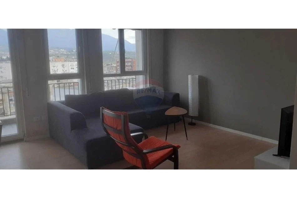 Tirane, jepet me qera apartament 1+1 , 72 m² 550 € (Ali Demi)