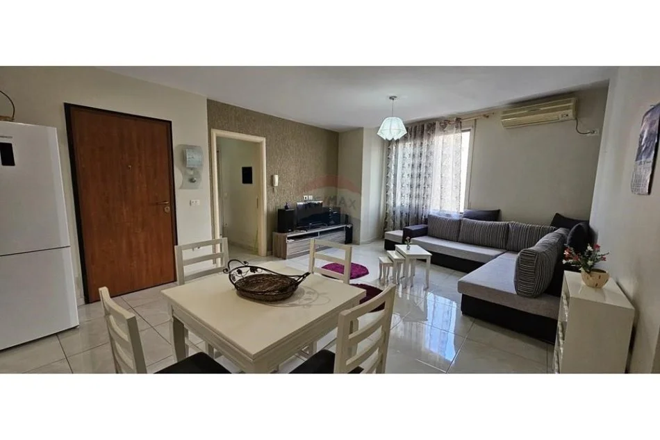 Tirane, jepet me qera apartament 1+1 Kati 3, 78 m² 550 € (Jepet apartament me qira te rruga Mine Peza)