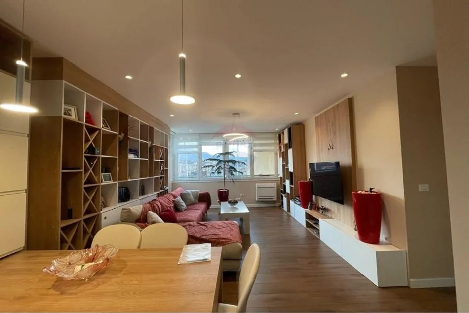 Tirane, jepet me qera apartament 2+1 Kati 8, 107 m² 900 € (Rruga e Elbasanit)