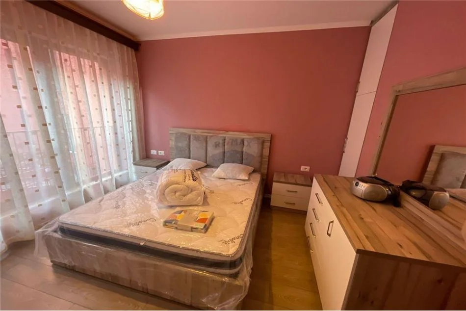 Tirane, jepet me qera apartament 1+1 Kati 3, 65 m² 500 € (Kodra e diellit)