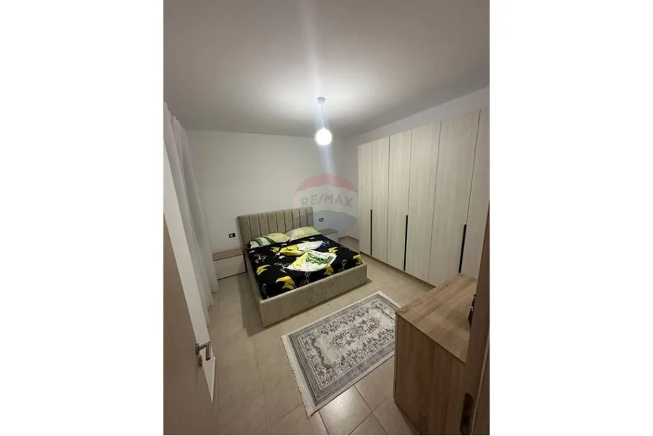 Tirane, jepet me qera apartament 2+1 Kati 7, 100 m² 500 € (Astir,)