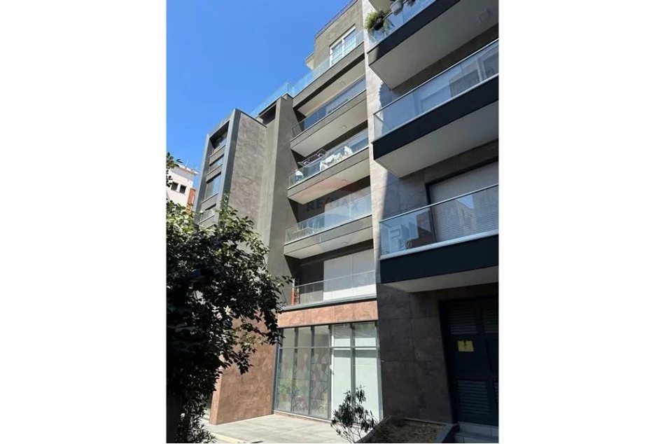 Tirane, jepet me qera apartament 1+1 Kati 0, 60 m² 550 € (Rruga e Barrikadave)