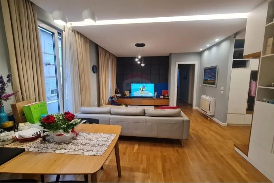 Tirane, shitet apartament 2+1 Kati 1, 89 m² 220.000 € (Super Apartament 2+1 +Post Parkimi Ne Shitje)