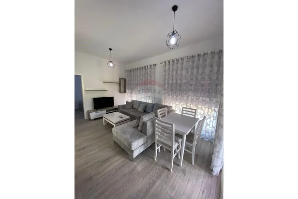 Tirane, jepet me qera apartament 2+1 Kati 5, 90 m² 450 € (Qera apartament 2+1 Kompleksi Mangalem)