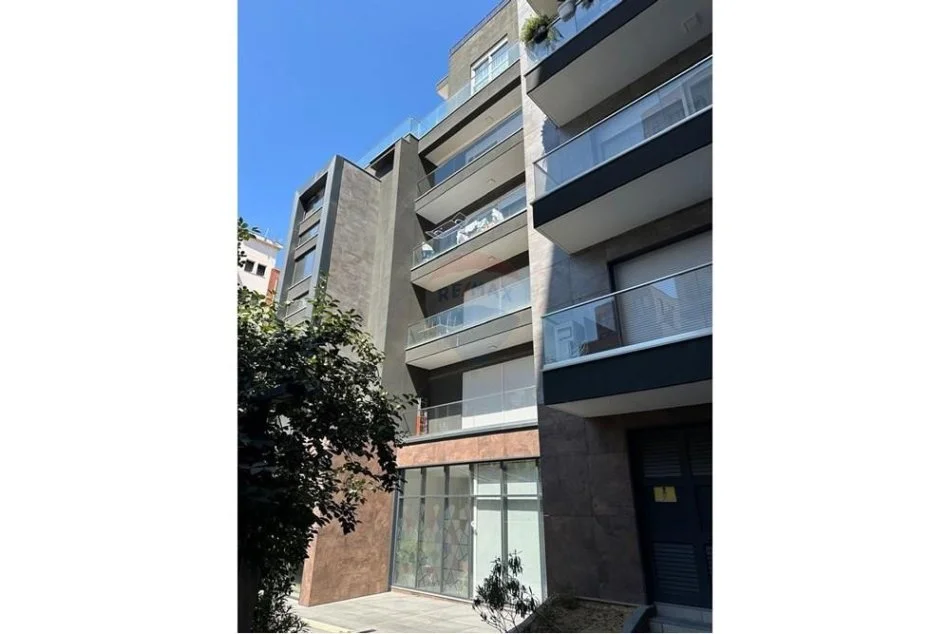 Tirane, jepet me qera apartament 1+1 Kati 0, 60 m² 600 € (APARTAMENT 1+1 RRUGA BARRIKADAVE)