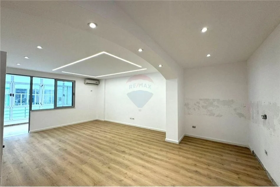 Tirane, shitet 2+1+Ballkon , 175.000 € (Kodra e Dielit)