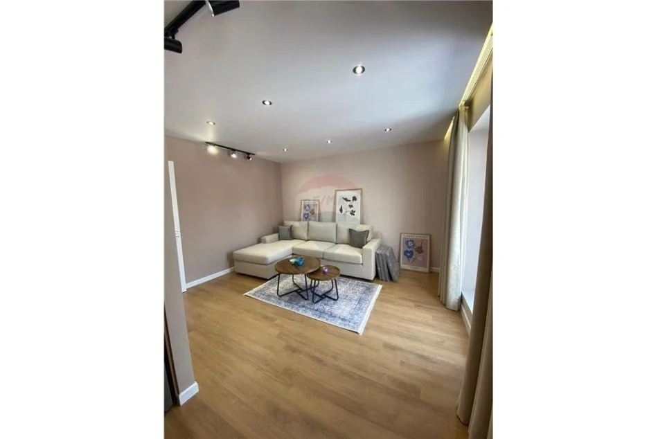 Tirane, shitet apartament 2+1 Kati 5, 75 m² 166.500 € (Shitet Apartamen 2+1+40 m verande Mine Peza)