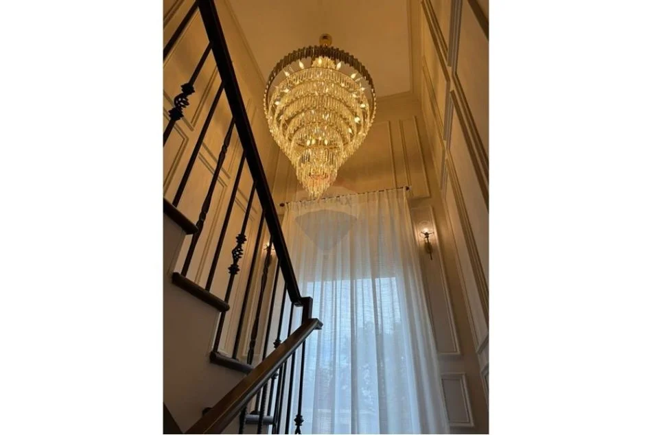 Tirane, shitet Vile 2 Katshe , 340 m² 2.100.000 € (Teg)