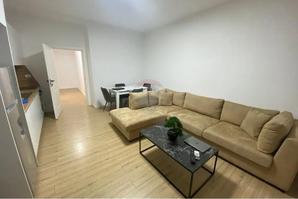 Tirane, shitet apartament 1+1 Kati 3, 85 m² 134.000 € (Selitë - Stacioni i Fundit i Tiranës së Re)
