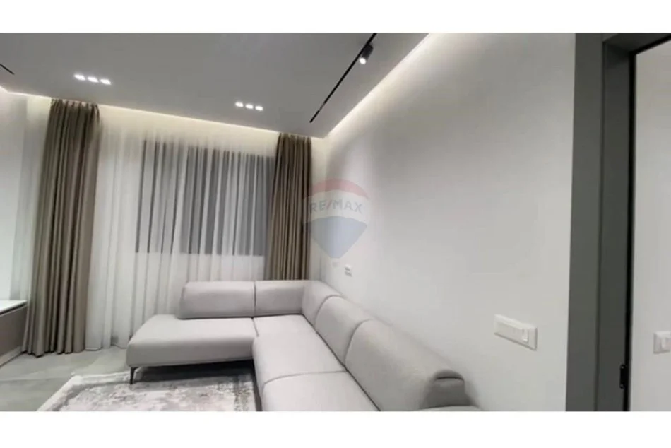 Tirane, jepet me qera apartament 1+1 Kati 4, 70 m² 550 € (APARTAMENT 1+1 - Green City)