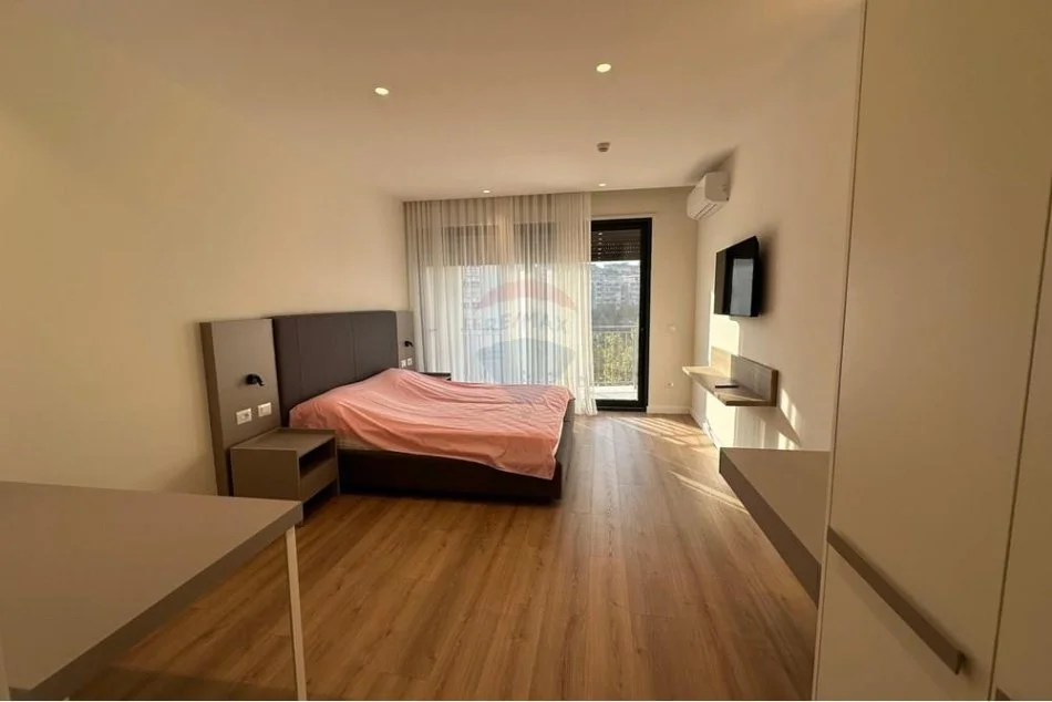 Tirane, jepet me qera garsonier Kati 3, 52 m² 500 € (liqeni i thate)