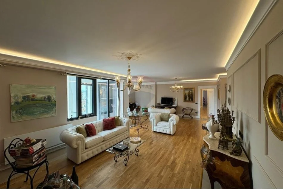 Tirane, shitet apartament 4+1 Kati 7, 266 m² 750.000 € (Rruga e Dibrës - Selvia)