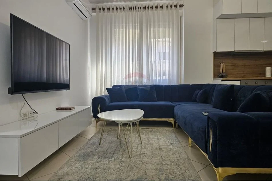 Tirane, jepet me qera apartament 2+1 , 94 m² 800 € (Pazari i Ri - Hoxha Tahsim,)