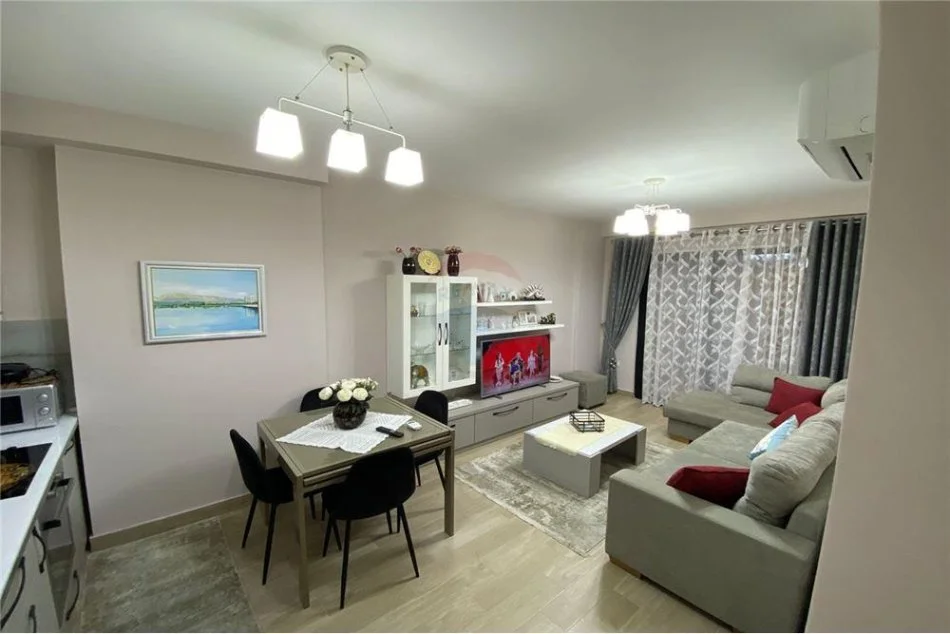 Tirane, jepet me qera apartament 2+1 Kati 4, 75 m² 650 € (21 Dhjetori)
