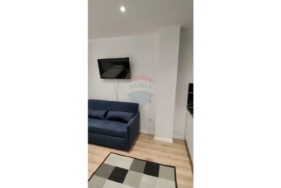 Tirane, jepet me qera garsonier , 50 m² 450 € (Porcelan - Oxhaku,)