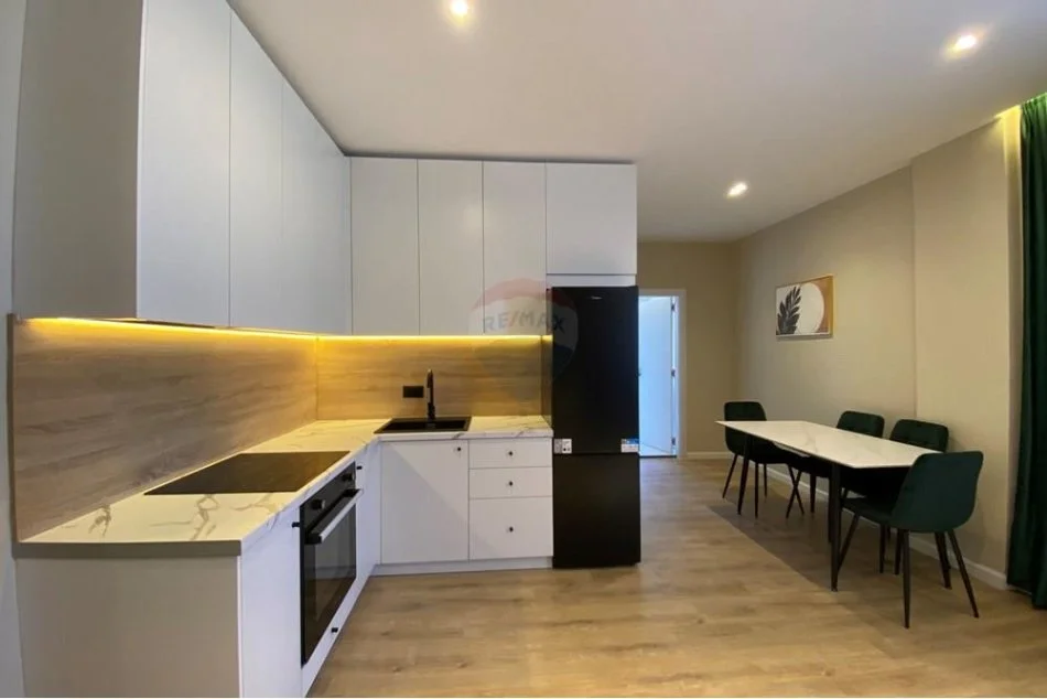 Tirane, shitet apartament Kati 5, 41 m² 105.000 € (Optika Roma - Pazari i Ri)