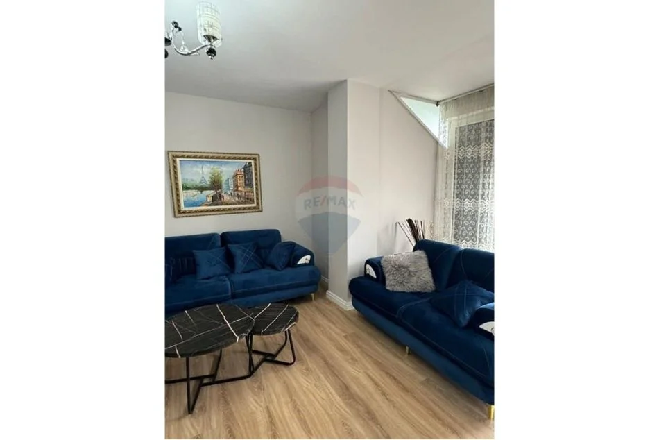 Tirane, jepet me qera apartament 2+1 , 117 m² 800 € (Liqeni i Thatë)