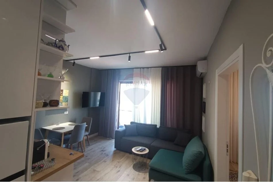Tirane, jepet me qera apartament 1+1 Kati 4, 50 m² 600 € (Rruga e Dibrës,)