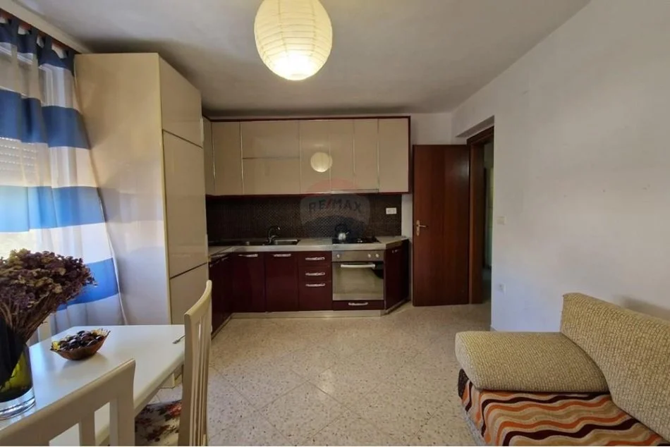 Tirane, jepet me qera apartament Kati 3, 75 m² 450 € (Porcelan - Oxhaku)