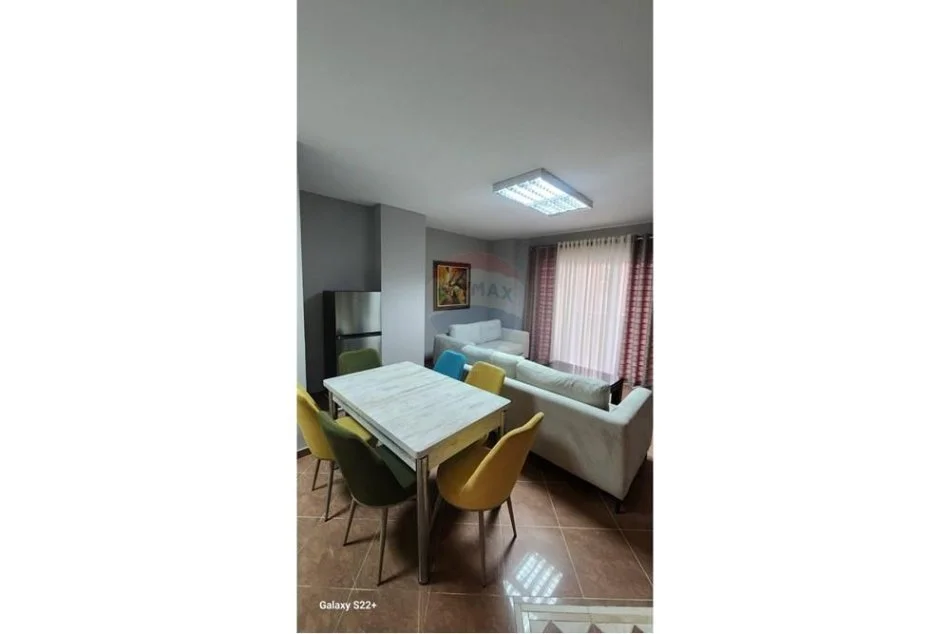 Tirane, jepet me qera apartament 2+1 Kati 6, 115 m² 600 € (Porcelan)