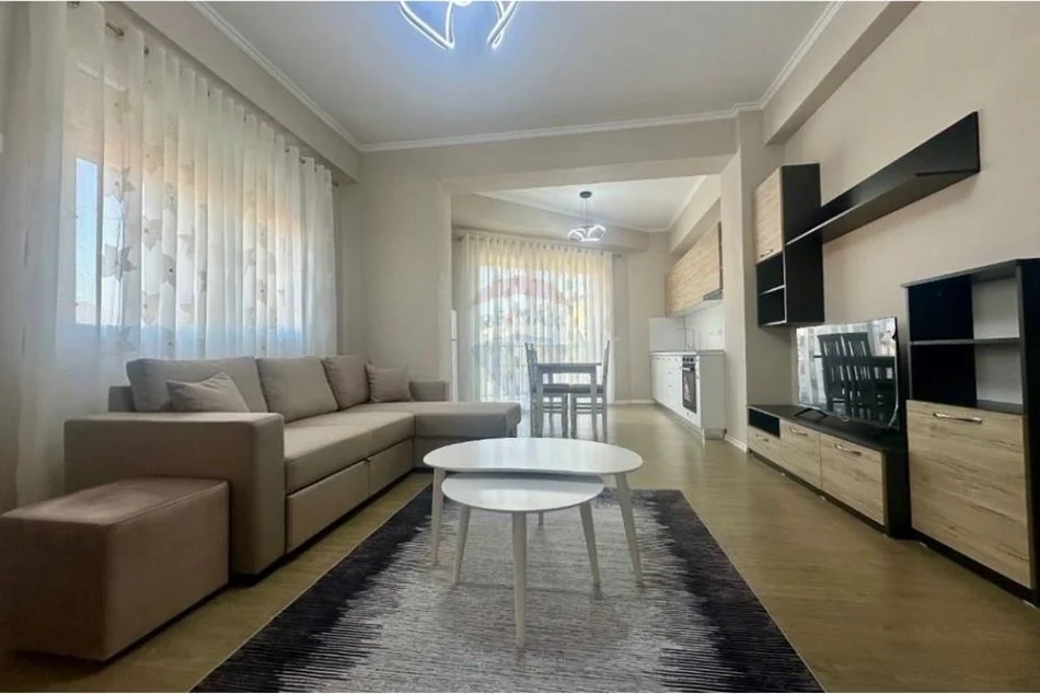 Tirane, jepet me qera apartament 1+1+Aneks+Ballkon , 70 m² 600 € (Rruga e Dibres - Rruga e Dibrës - Selvia,)