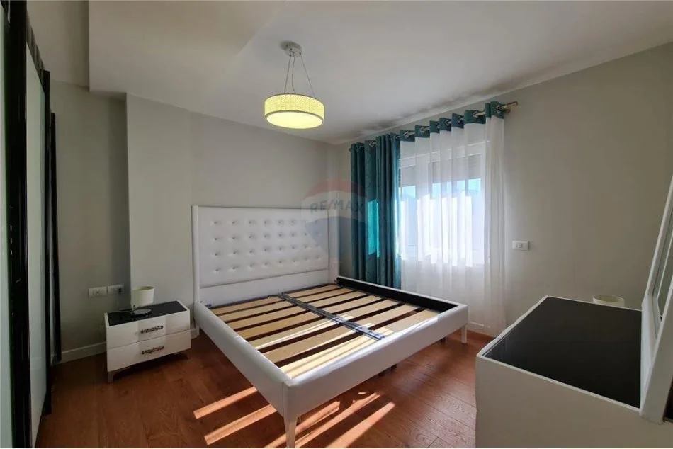 Tirane, shitet apartament 1+1+Ballkon Kati 3, 75 m² 179.000 € (TEG)