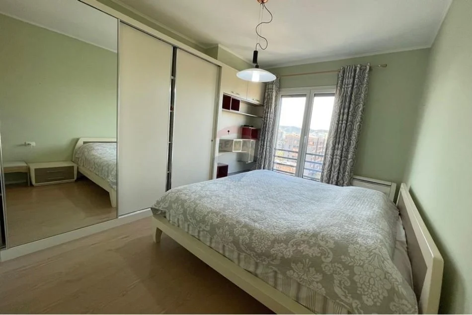 Tirane, jepet me qera apartament 2+1 Kati 8, 950 m² 950 € (Pazari i Ri, Rruga Tefta Tashko, 9-Kateshet, Rruga, Shqipëri)