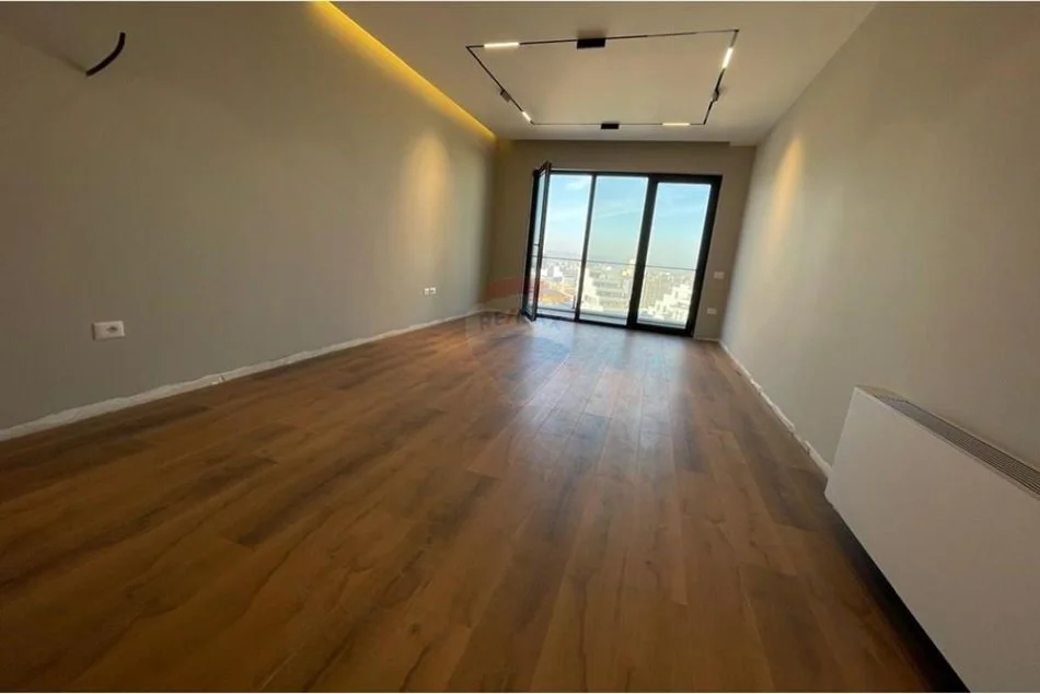 Tirane, jepet me qera zyre Kati 11, 114 m² 700 € (farmacia 10)