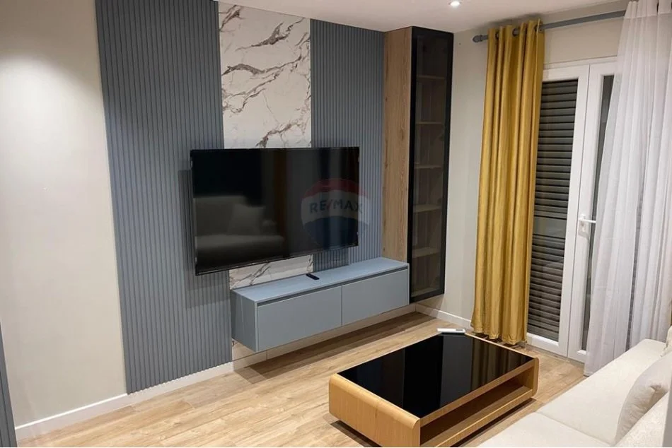 Tirane, jepet me qera apartament 1+1 Kati 5, 44 m² 850 € (Bllok, Shqipëri)