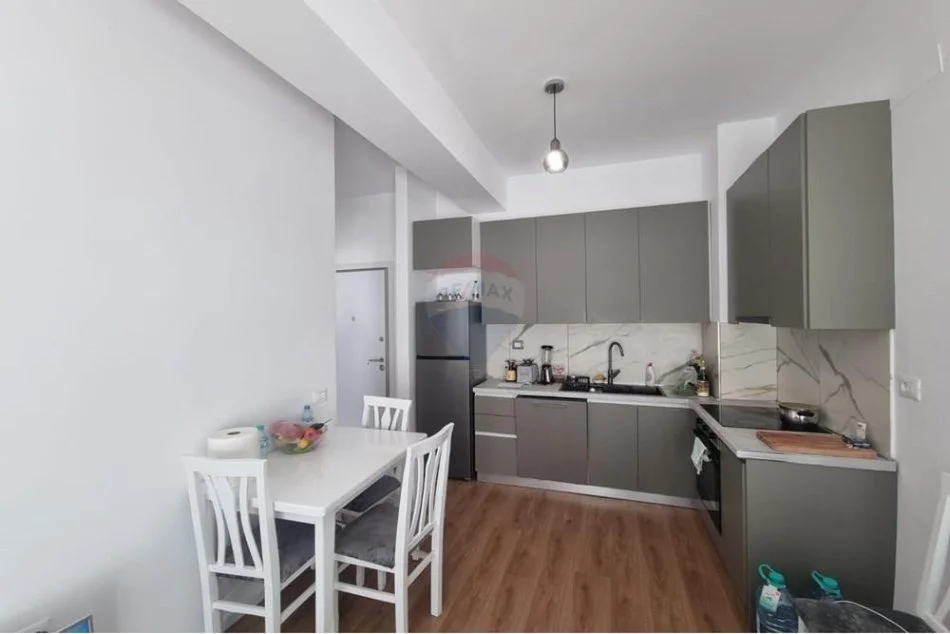 Tirane, shes apartament 1+1 Kati 6, 51 m² 80.000 € (APARTAMENT 1+1 PER SHITJE TE REZIDENCA KAIMI!)