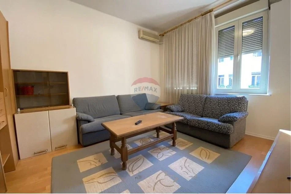 Tirane, jepet me qera apartament 1+1 Kati 2, 55 m² 550 € (Qendër)