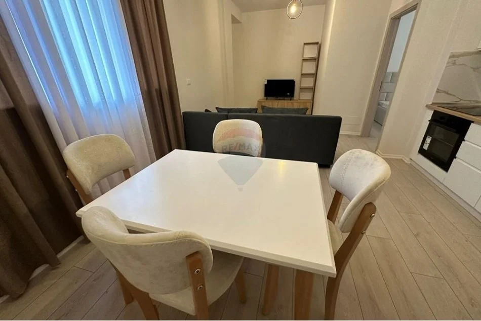 Tirane, jepet me qera apartament 2+1 Kati 5, 81 m² 55.000 € (Astir, Kompleksi RIVER RESIDENCE)