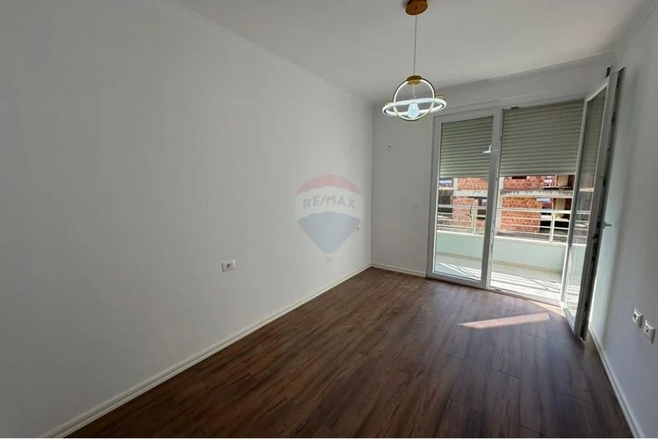 Tirane, shitet apartament 1+1 Kati 4, 63 m² 119.000 € (Kopshti Zoologjik, Shqipëri)