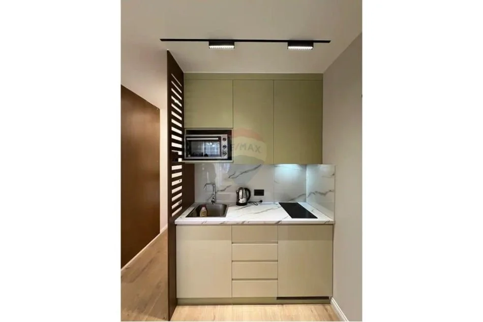 Tirane, jepet me qera garsonier , 40 m² 550 € (Rruga e Kavajës,)